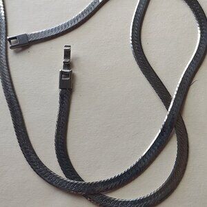 30 inch STERLING SILVER, .925, HERRINGBONE NECKLACE, EXC. COND.